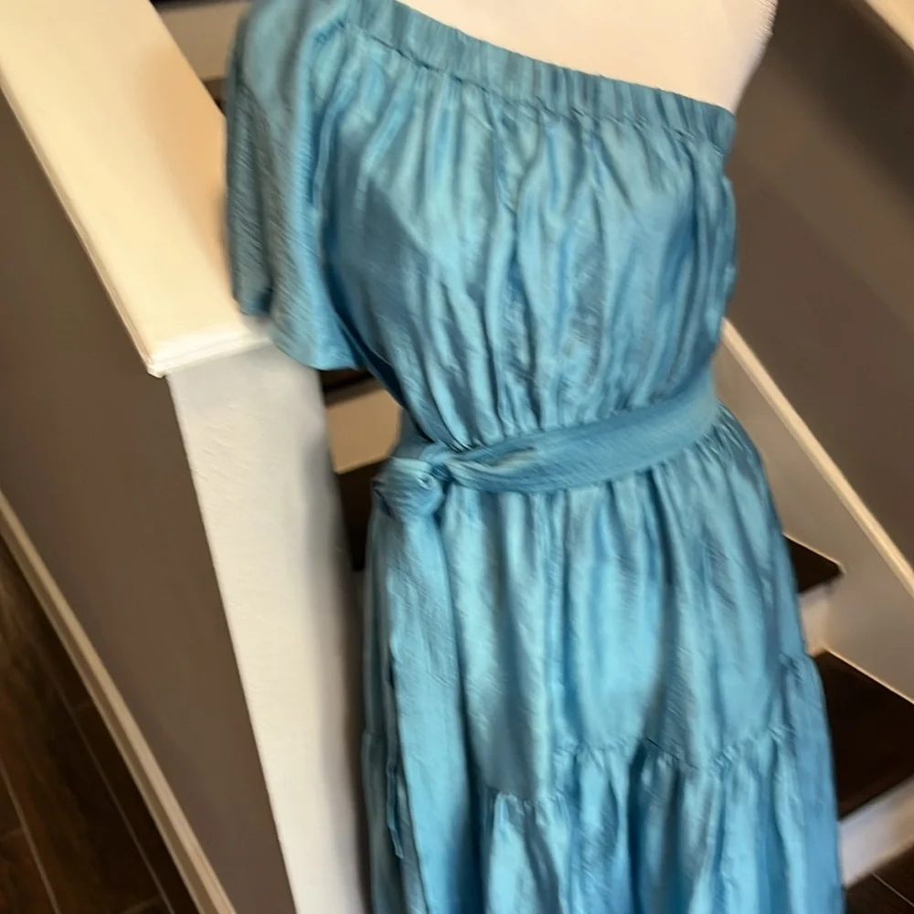 Luminary Fine Collection stunning Blue off one shoulder dress. Worn once. Lg. - Picture 4 of 16